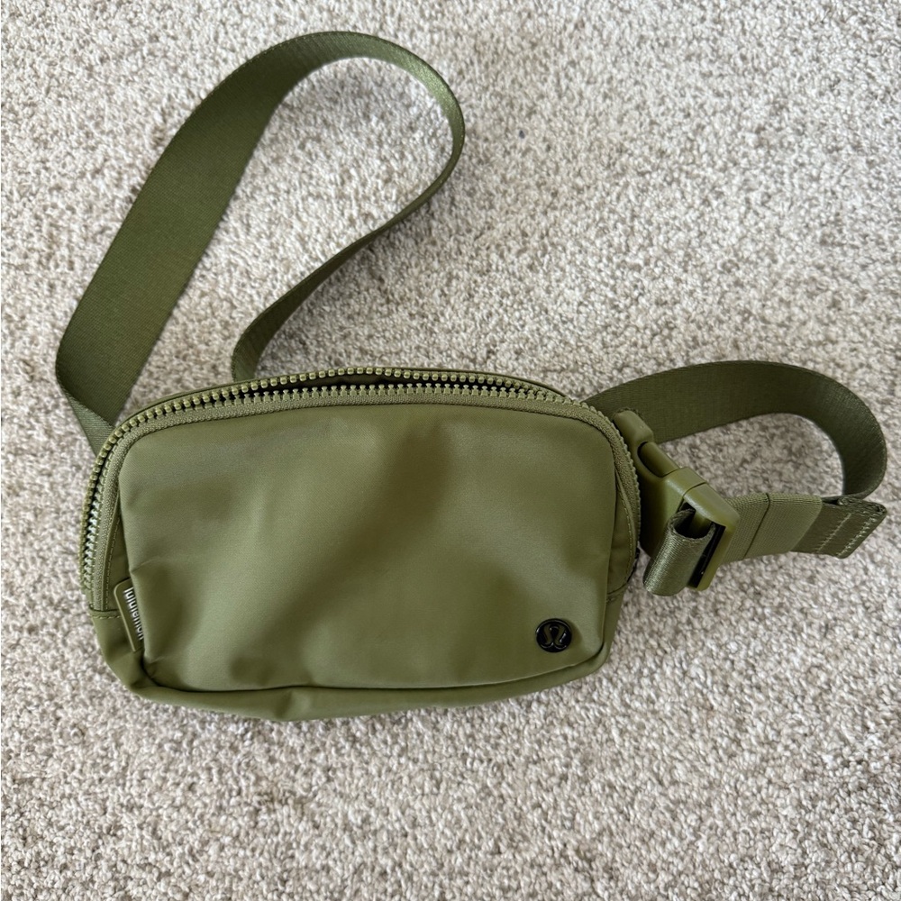 Lululemon Athletica Green Belt Bag